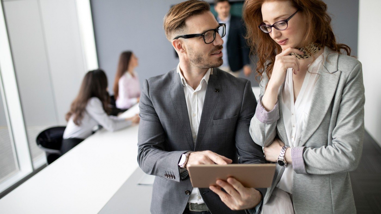 corporate-business-team-and-manager-in-a-meeting-TZEH6WY